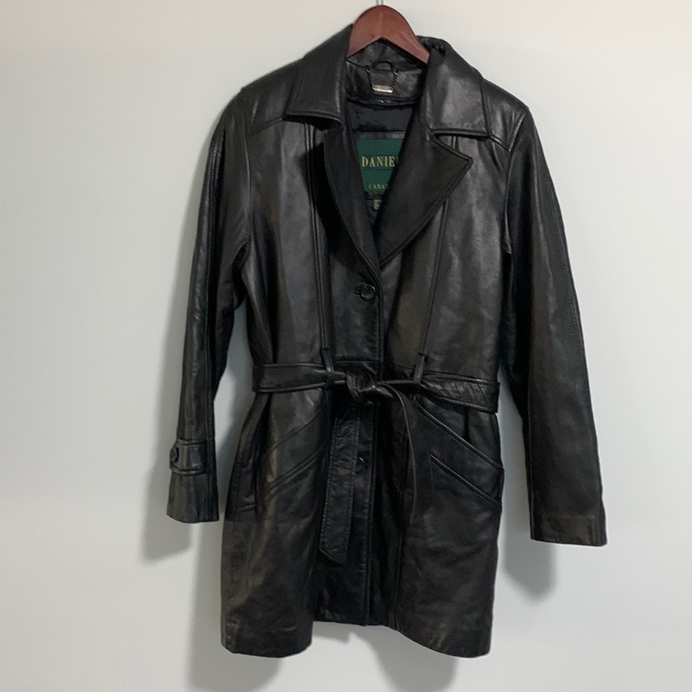 Danier Leather Jacket Tie Belt Removable Thermolite Lining Size 4 Colour Black